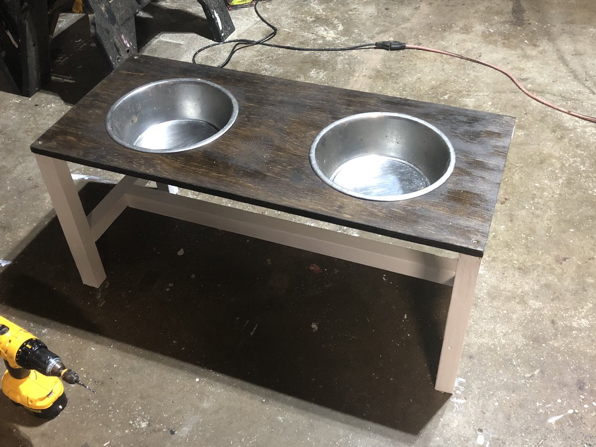 BGuilloryHTX's tweet photo. Did another thing today. #DIY #FarmhouseDogBowlStand #GotSomeNewIdeas #GonnaBeABusyWeek #ForThePups https://t.co/ibSHvDP909