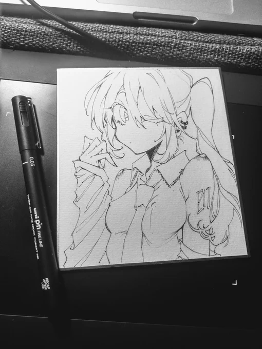 #絵描き繋がれ 
しろくろさん(@shirokuro_3939)に回していただきました?しろくろさんの絵が好きなのでとても嬉しい!〜〜お気に入りのミクさん4枚です! 