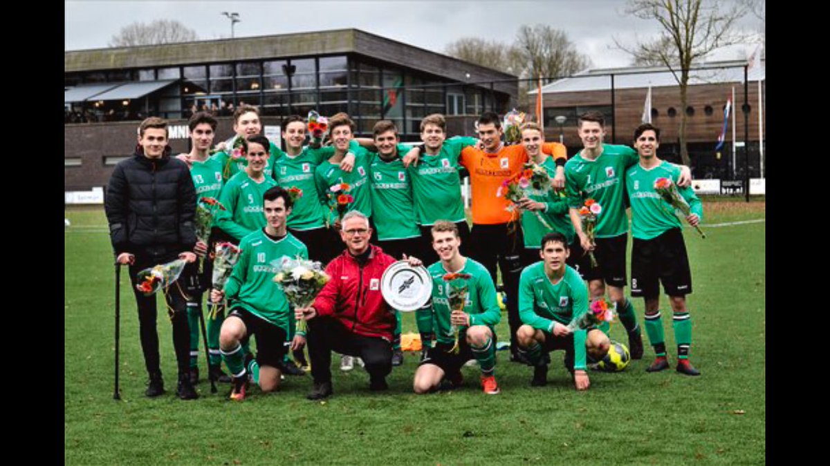 Bedankt <a href="/rodazaterdag/">rodazaterdag</a> voor de nominatie. 

Tag 5 teams. Als je genomineerd bent heb je 24 uur de tijd om een teamfoto te twitteren. 
Anders doneer je €30,- aan een goed doel. 

Bij deze nomineren wij JO19-1 
<a href="/vvz49_soest/">s.v. VVZ '49</a> 
<a href="/vvVRC/">VRC</a> 
<a href="/vvzaamersfoort/">VVZA Amersfoort</a> 
<a href="/spartanijkerk/">Sparta Nijkerk 🧡🖤</a> 
@vvAltius1931