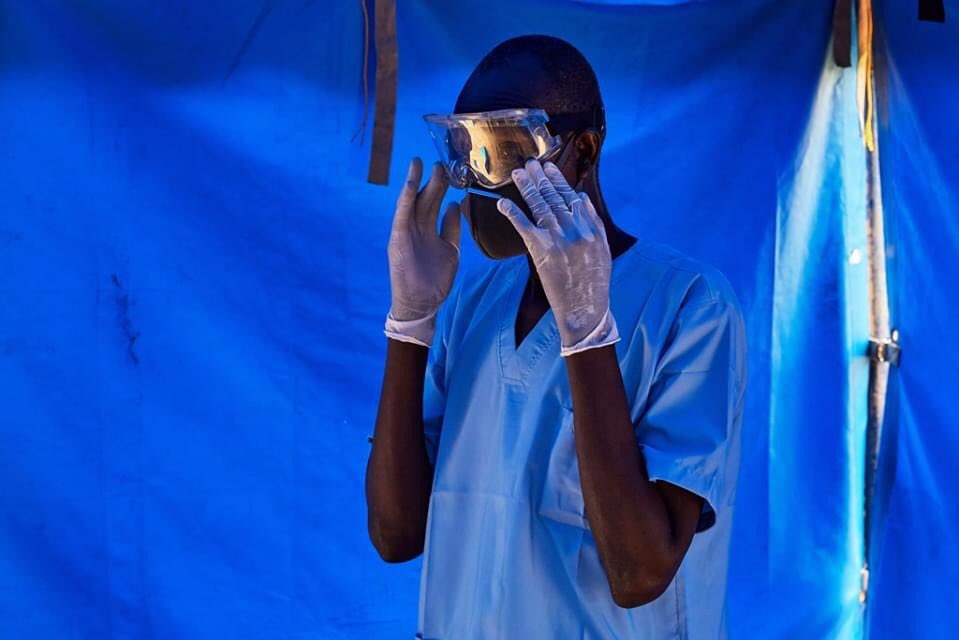 HafpostA's tweet photo. وزارة الصحة السودانية: تسجيل حالتي وفاة لترتفع الحصيلة إلى 12 وعدد المصابين يصل إلى 92 بعد تسجيل 26 إصابة جديدة بفيروس كورونا https://t.co/ZB3YAiffab