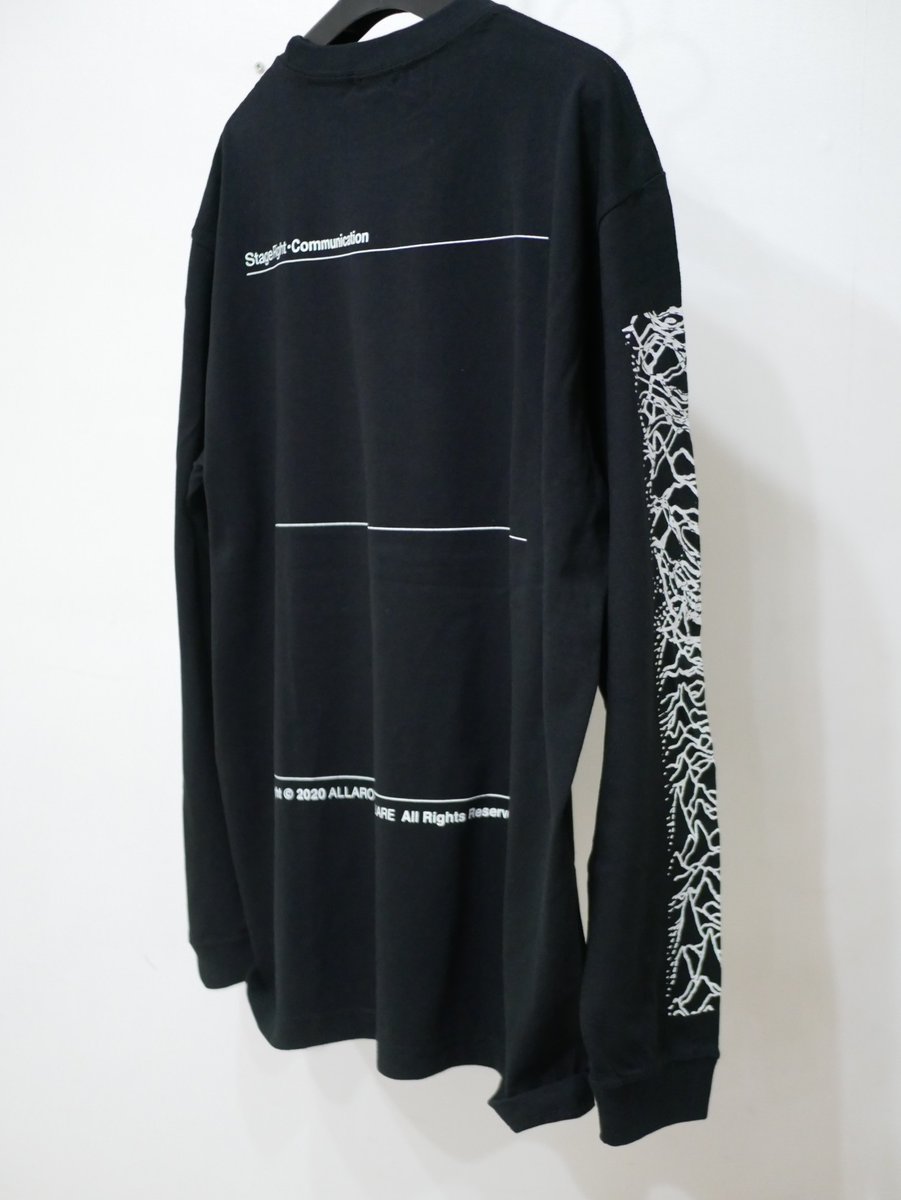 ONI_052's tweet photo. NEW DROP!!!

今週の土曜日２０時より"ALLAROUND"とのコラボアイテムをwebで販売致します。

当初は両店頭にて少量のみリリース予定でしたが...コロナの影響により、やも得なくwebで販売致します。

20数年共にストリートで暗躍し
東京に足向けてマッタリしてキタ
両ブランドが服で遊ぶので是非!! https://t.co/AKyAWirANh