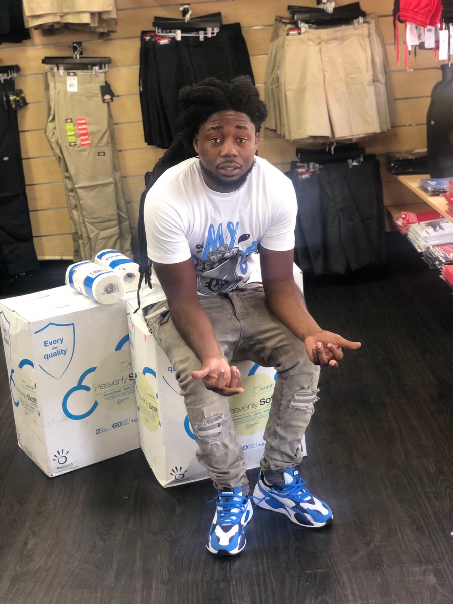 1suavewoo's tweet photo. Fukin Hoez Bak 2 Bak I Forgot Bout Yo Text Bak🖤
#rapper #rap #newmusic #rappers #torylanez #singer #tekashi69 #explorepage #spotify #freestyle #1804jackboy #djakademiks #jaydayoungan #guccimane #saycheesetv #bluefacebleedem #nbayoungboy #beatmaker #trapmusic #kodakblack https://t.co/q9iGZfsk48
