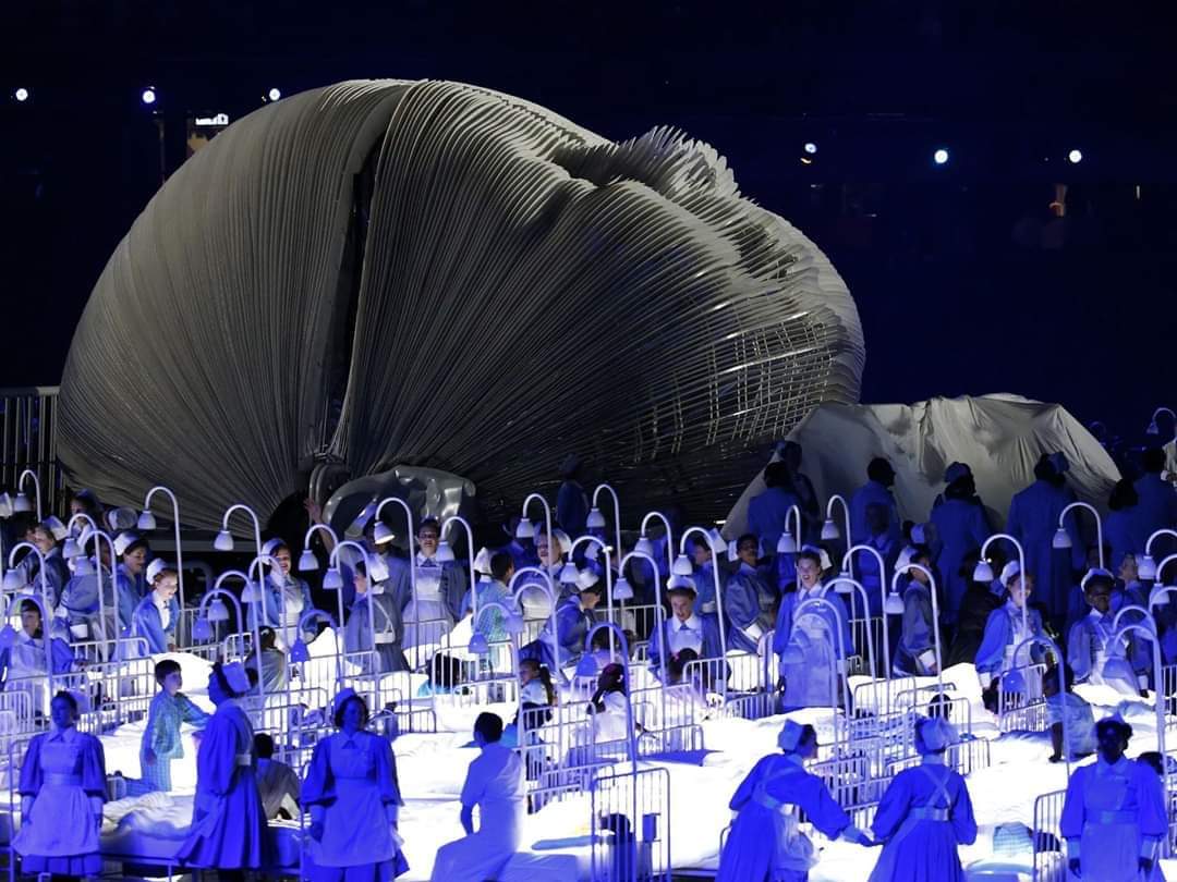 OOOOOOOhlife's tweet photo. This is the London Olympics 2012 opening ceremony.

Any observations?? https://t.co/KIabbnPb4v