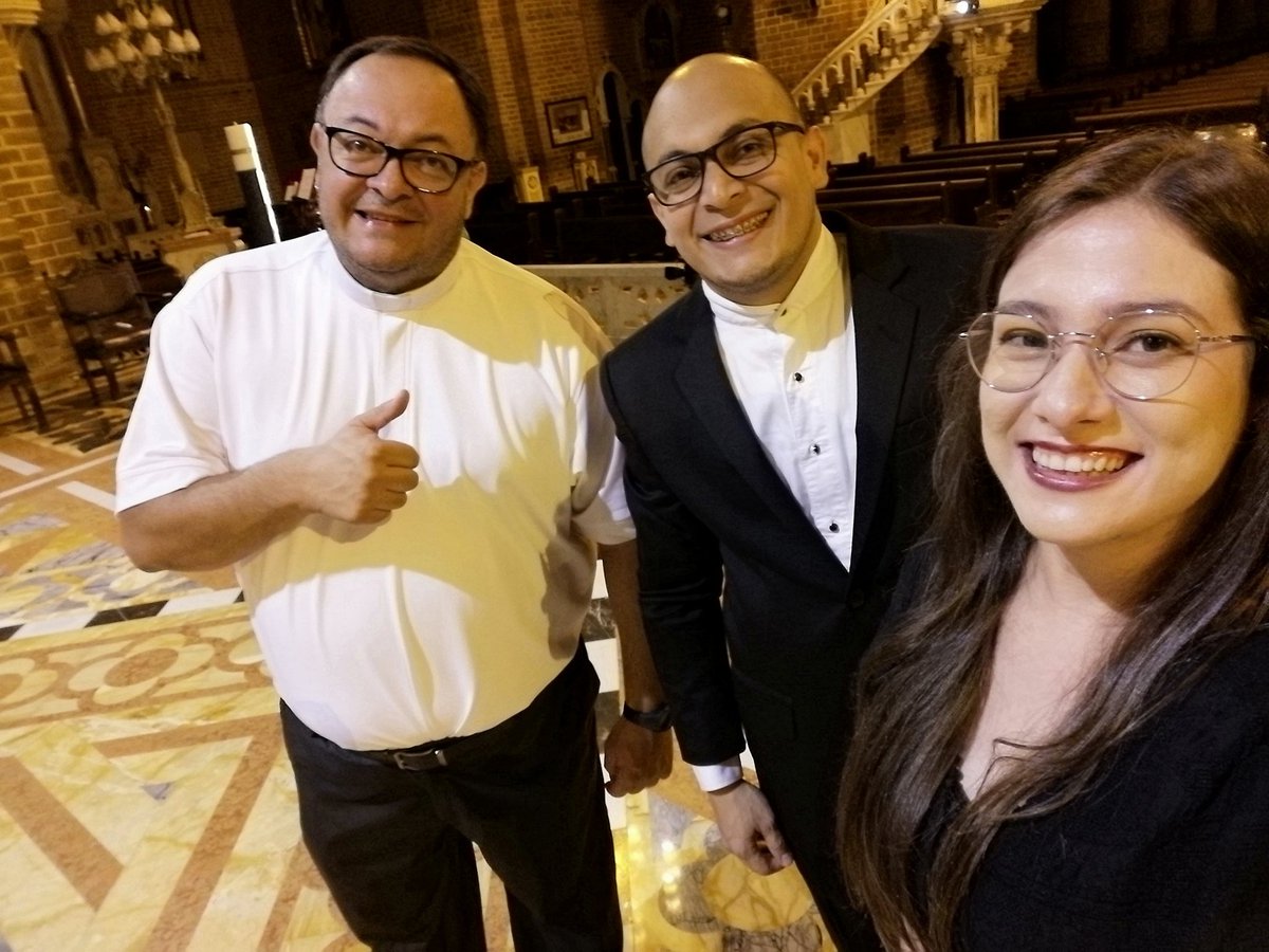 therrasanta's tweet photo. #semanasanta2020 al lado de personas increíbles @arq_medellin
en la gran Catedral Basílica Metropolitana de #Medellín #músicasacra #musicforGod https://t.co/VsUwwnBNpq