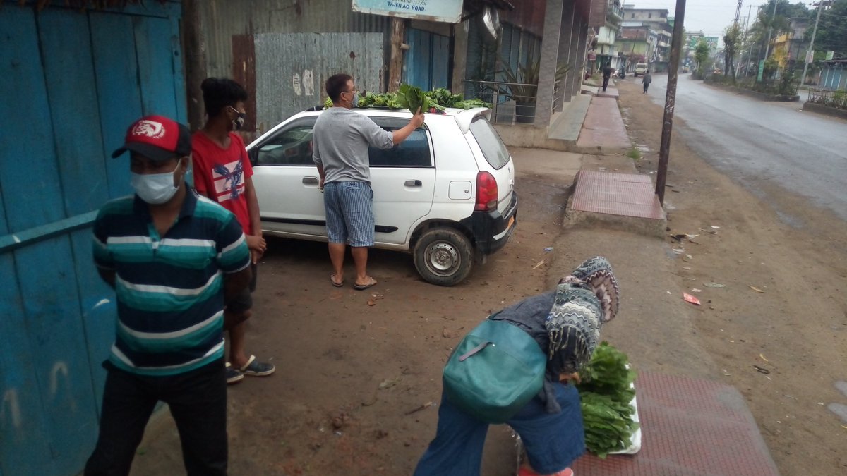 solomonshaikh's tweet photo. Its raining today but @SSahilShaikh
& his #DimapurExtendedTeam is seen selling vegetables & fish.
They buy groceries for the needy people out of the profits. Many families received.
What a beautiful way to help the distressed.
Keep it up.
#COVID-19 #lockdowncrisis #ExtendOut https://t.co/SfRKTx2TaV