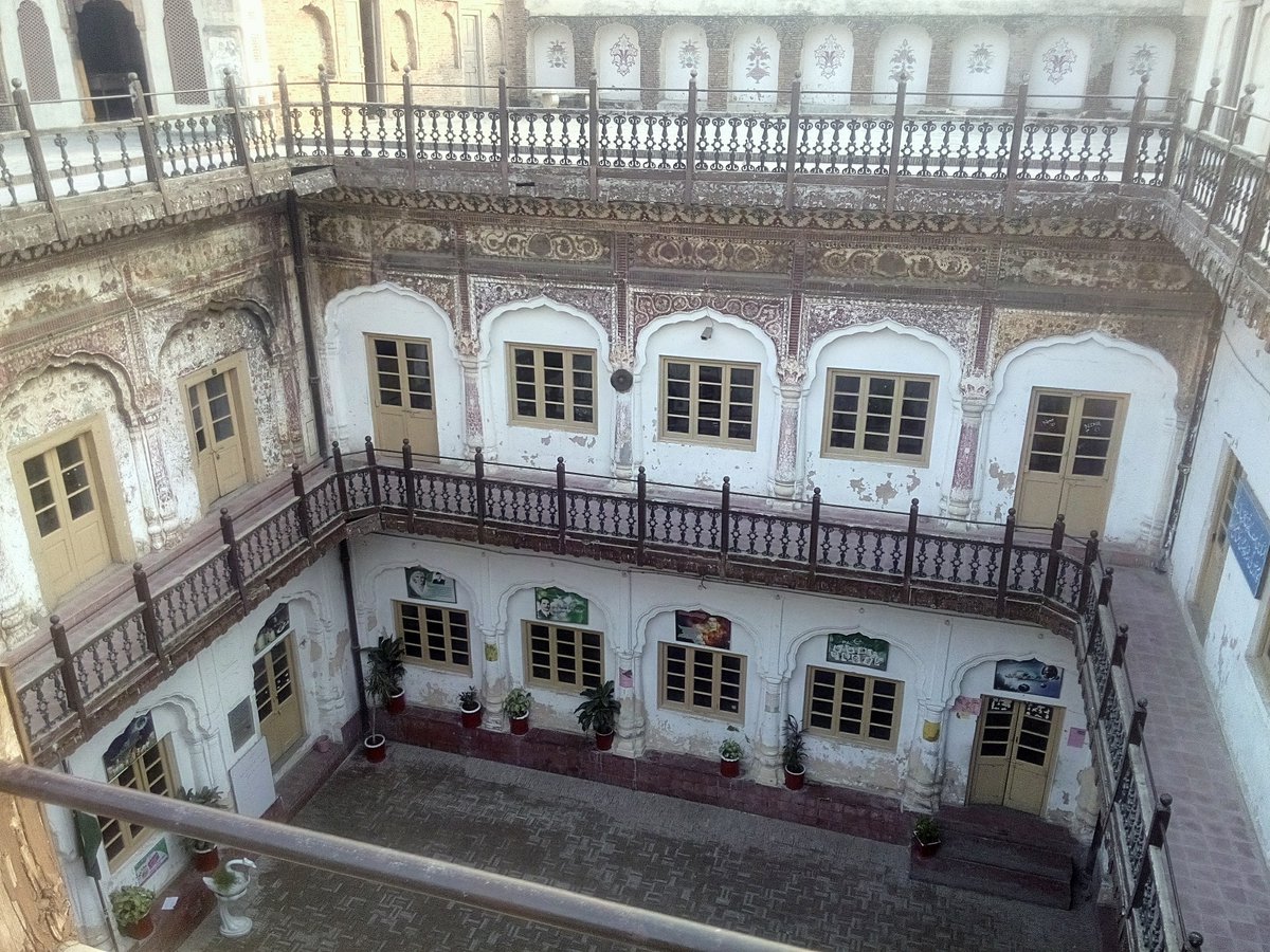 Haveli of a Short Lived PrinceA Freak Accident at City Gate___This grand four storey structure in the neighborhood of Bhati Gate was the private mansion of Nau Nihal Singh, grandson of Sher e Lahore Maharaja Ranjit SinghIt probably was built by his father Kharak Singh