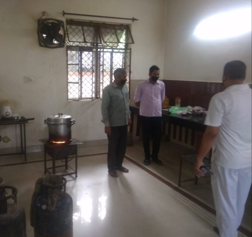 rpfpccnb's tweet photo. रे.सु.ब. Kanpur Central New बैरक तथा मेस का निरक्षण किया गया l सभी बलसदस्यों द्वारा  CORONA VIRUS से बचाव के तरीकों को शतप्रतिशत अपनाने की शपथ ली गयी। https://t.co/QfPuyUkP22