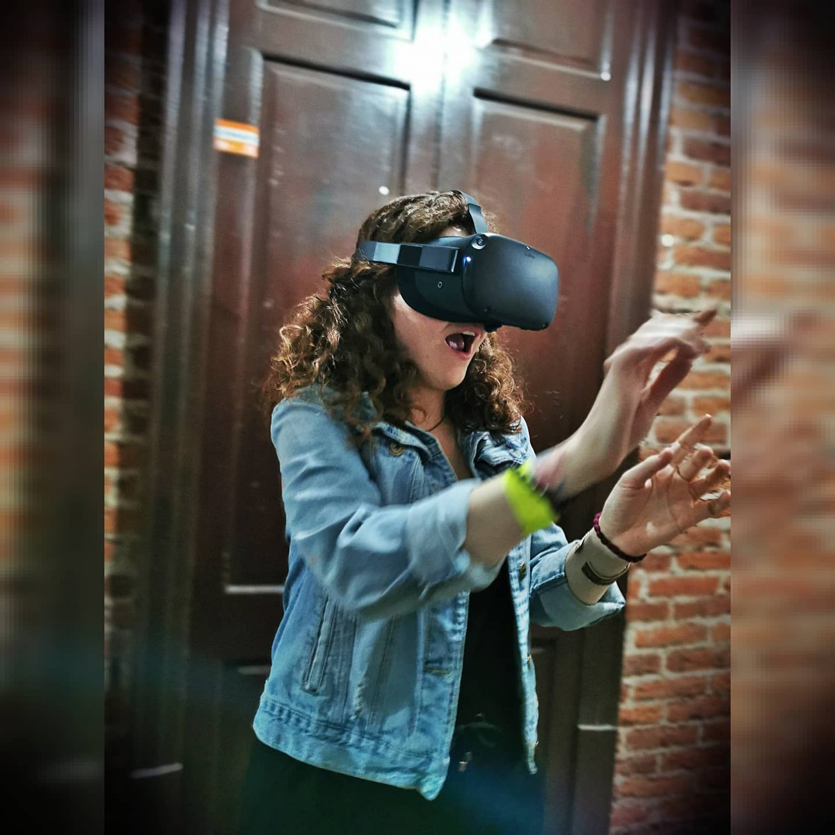 josoriohdz's tweet photo. Building Virtual Worlds
.
.
#virtualreality #vr #oculusquest #oculus #technology #techlover #game #developer  #virtual #headset #amazing #building #redhair #virtualwomen #artist #vrworld #handtracking #innovation #3d #3dmodeling #3denvironment @oculus @OculusGaming @Oculus_Dev https://t.co/3dpkunWe84