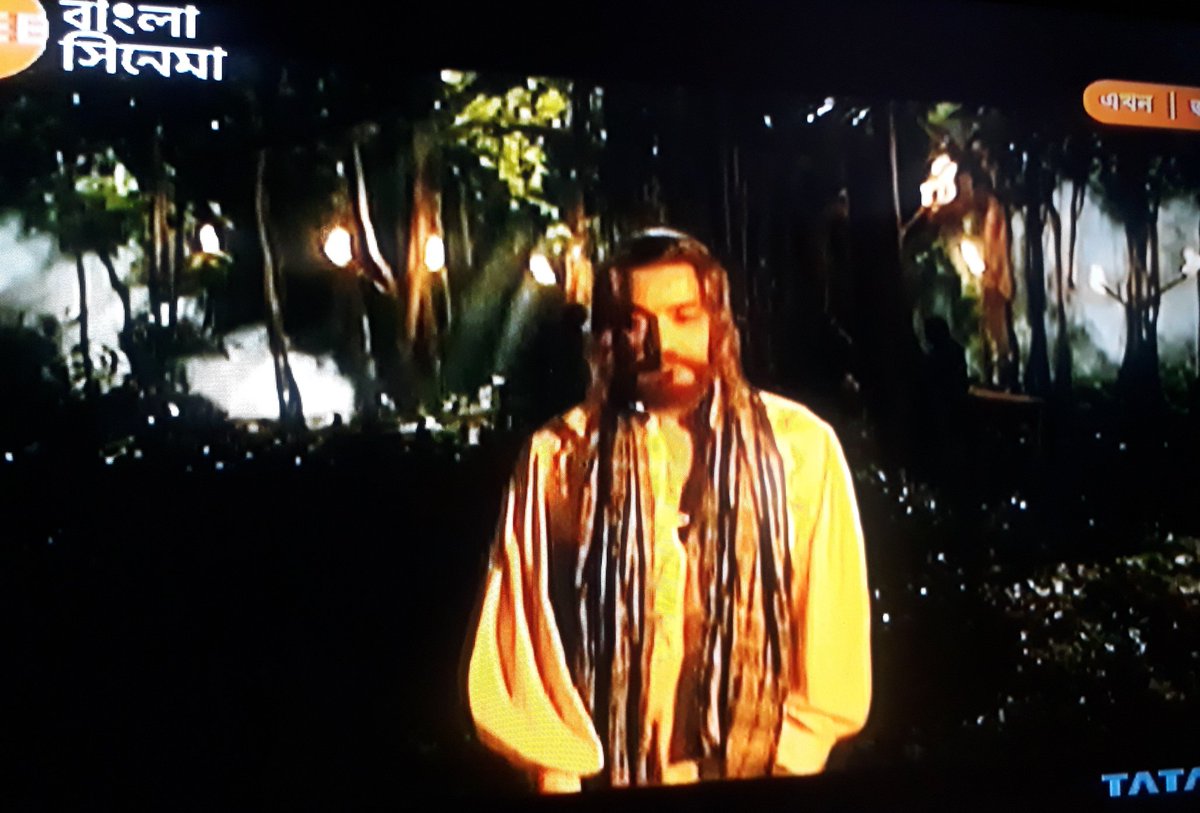 ipsita_shee's tweet photo. Watching #jatiswar again
One of ur best creation @srijitspeaketh
Dis film is 1 of d milestone of Bangla cinema-no wonder d film won 4 Natioal awards in1914
Story script songs acting-all r best
@Jisshusengupta
@prosenjitbumba
Picture courtesy :ZBangla cinema https://t.co/vMPeDPyckT