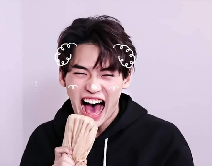 i am so whipped for win& #39;s eye smiles so here is a thread: @winmetawin   #snowballpower   #Wins2MillionHearts