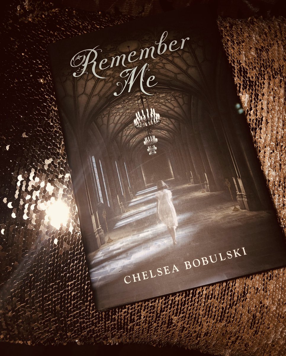 Finished with my  #stayhomereadingrush read!  If you love ghost stories & beautiful (+ v. haunted) hotel settings...omg is “Remember Me” a book for you!! Nothing but amazing things to say about this book! 