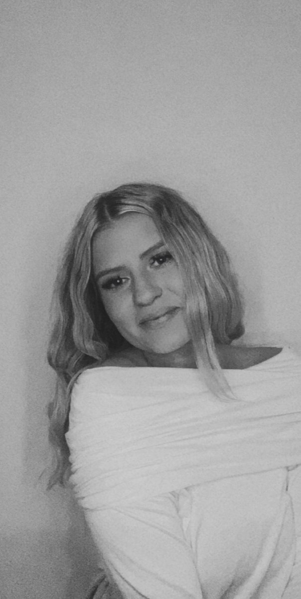 macieleigh_'s tweet photo. x2 https://t.co/LoFwmJBdLg