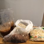 「ラーメン二郎テイクアウト」二人前からで2000円・焼豚まるまるついてきた凄い!