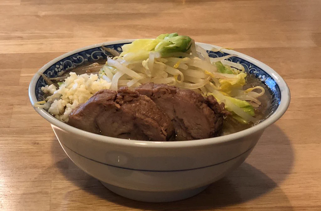 「ラーメン二郎テイクアウト」二人前からで2000円・焼豚まるまるついてきた凄い！！