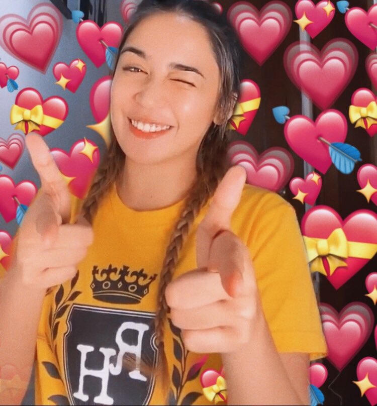 christellexzoe_'s tweet photo. if you’re sad, here’s riva smiling to cheer you up ☺️❤️ https://t.co/zK9fUjZmwz