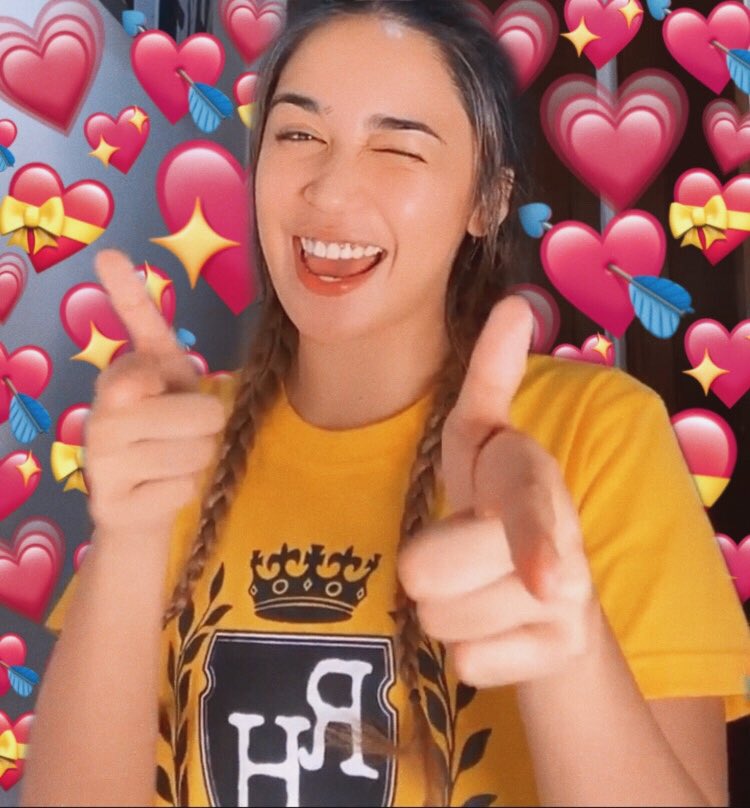 christellexzoe_'s tweet photo. if you’re sad, here’s riva smiling to cheer you up ☺️❤️ https://t.co/zK9fUjZmwz