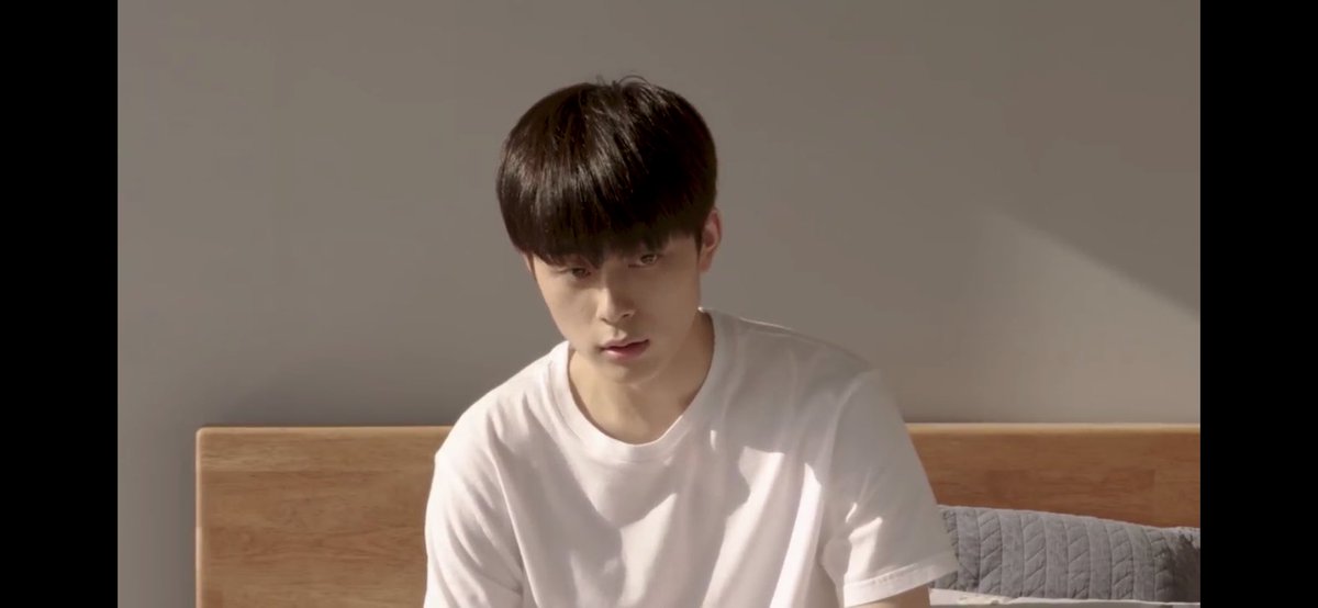 ซอนโฮไม่ใช่คำว่าเกิดหรือกำเนิดค่ะ ใช้คำว่าจุติ 

#유선호 #YOOSEONHO 
#TurtleChannel #거북이채널 #TurtleChannelxSeonho