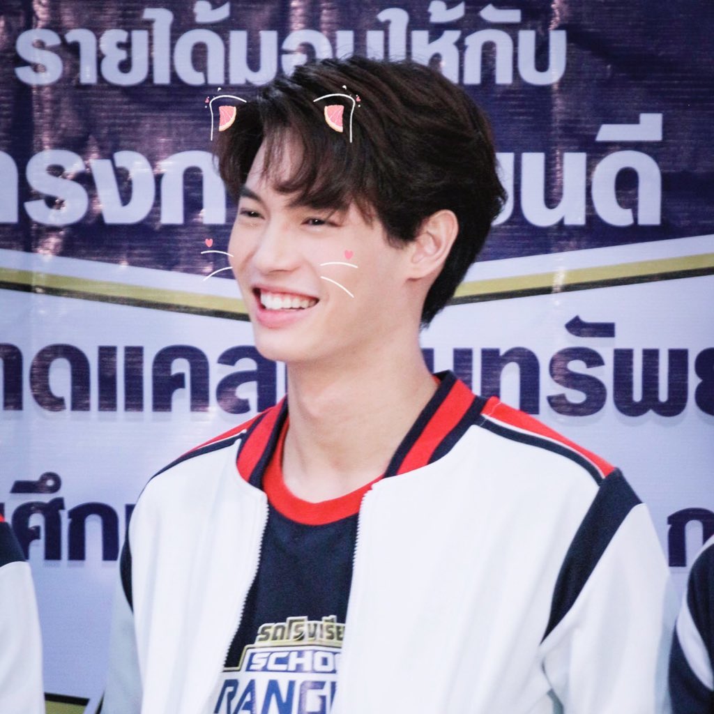 BLSmiless's tweet photo. And of course to our one and only bunny 💖. Congratulations @winmetawin for reaching 2 Million followers on IG 💖💕

#winmetawin #Wins2MillionHearts #snowballpower https://t.co/GcJ4A9Jp14