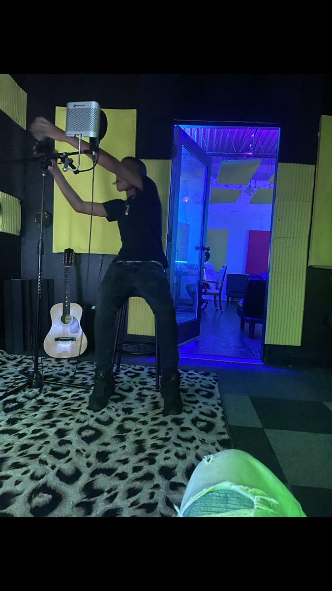 StackgameDee's tweet image. 1:38 am 🖤 shit 4L #stackgameshit