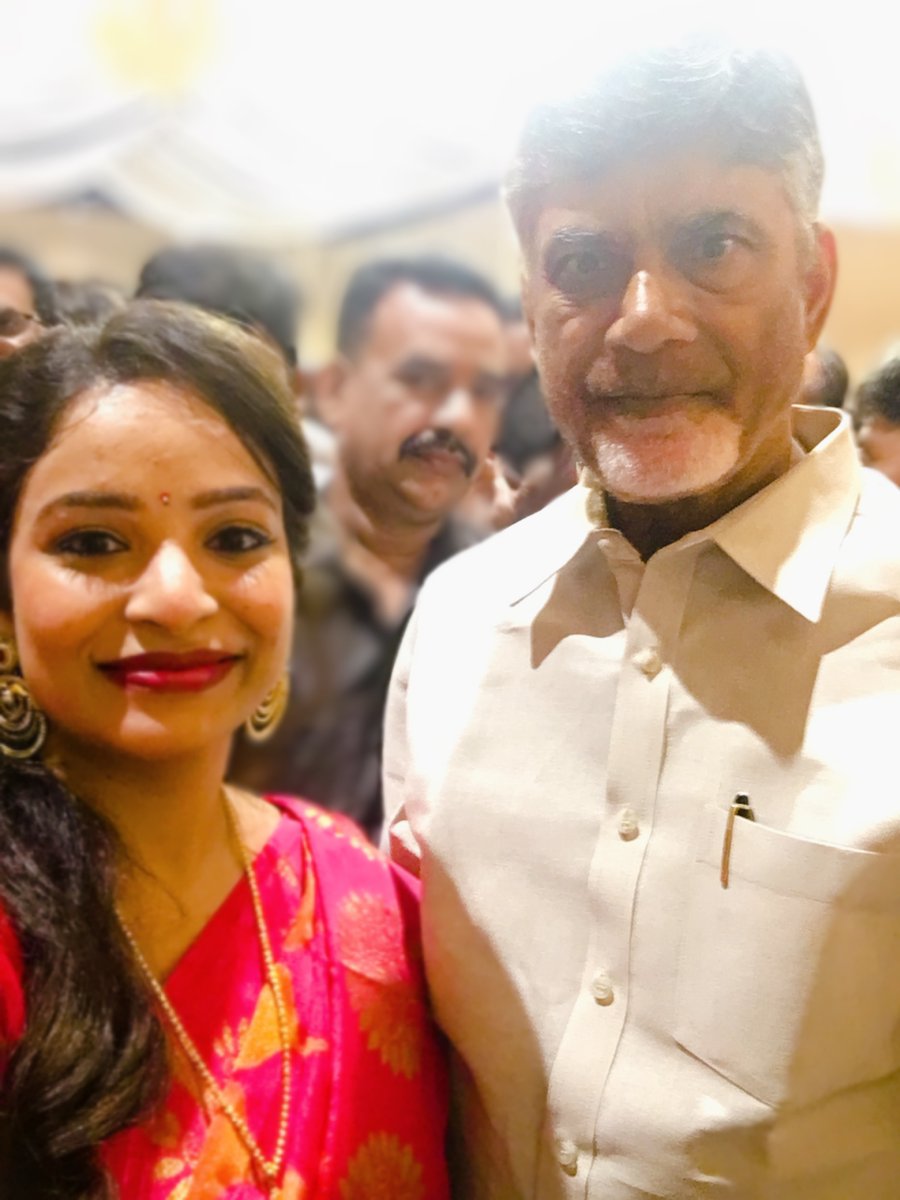 Tejaswini7's tweet photo. Happy Birthday, CBN! You are a wonder that happened to India. @ncbn  #HappyBirthdayCBN #HBDPeoplesLeaderCBN https://t.co/XSohSgllUi