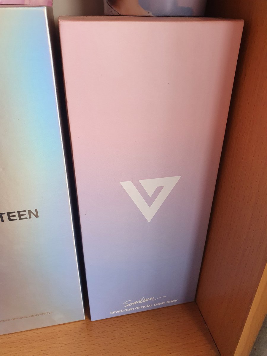 พ่อบอกคิดว่ากุแอบไปเดินประท้วงมา ทำไมมีโลโก้พรรค...