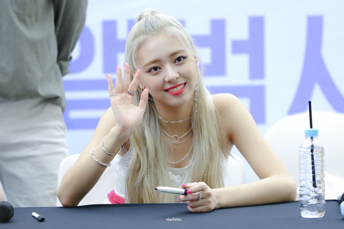 starlette_yn's tweet photo. 190825  
#YUNA #유나 #ITZY #있지 https://t.co/hljzlGCrnV