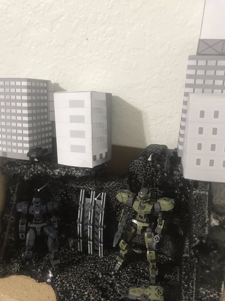 Mark Wisner 転がってた発泡スチロールにスプレー缶で塗装したらジオラマができた 集中して塗ったら発泡スチロールが溶けて廃坑っぽい 30mm 30mm地球連合軍