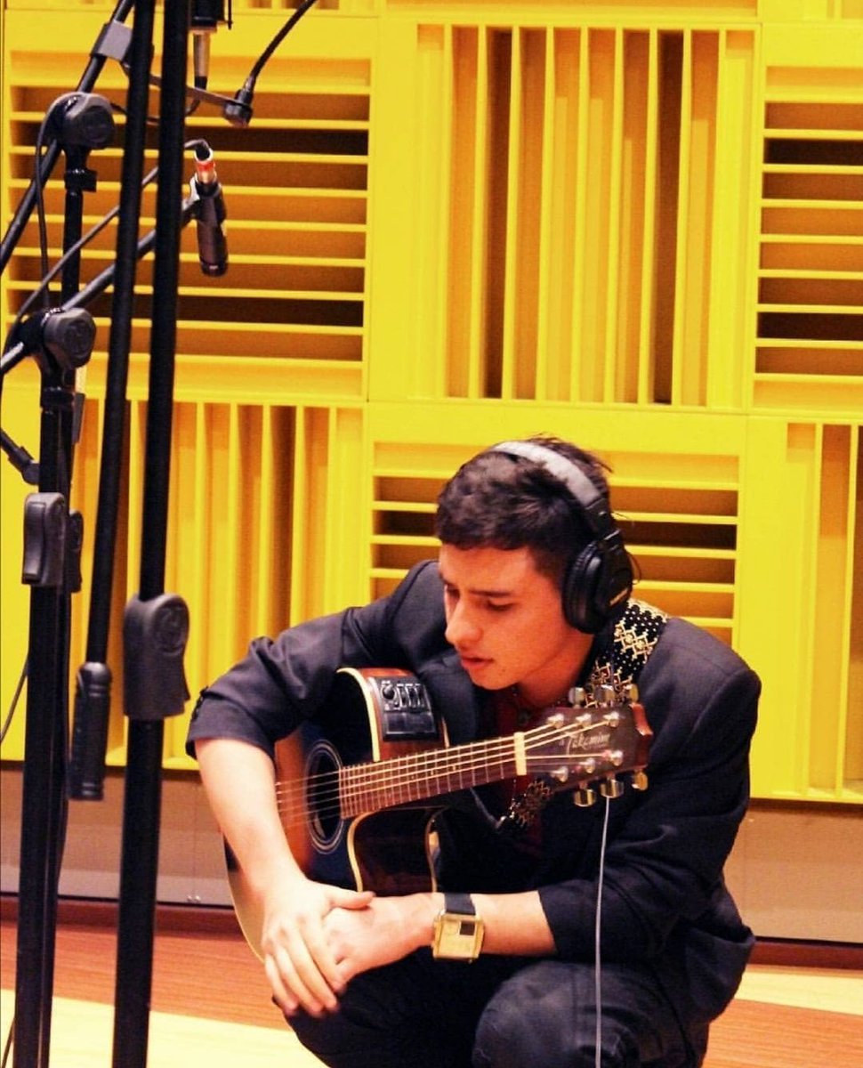 Conoce mas de los  @victorydanyroez espera sus nuevos lanzamientos  👉  #roez #movimientoroez #comunidadroez #music #art #love #live #amor #workout