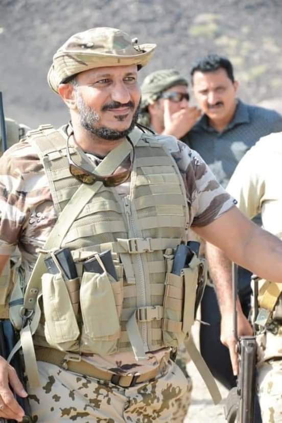 لمن يتهم القائد طارق عفاش بالخيانة
ياهلافيت طارق عفاش بني جيش واتجه لتحرير اليمن من الحوثيين ويقود المعارك بنفسه بينما انتم في افخم فنادق الرياض وقطر وتركيا
ياهلافيت طارق عفاش بيقاتل الحوثيين وابنه عفاش واخوه محمد في سجون الحوثي بينما ابنائكم في تركيا ودول أوروبا
1