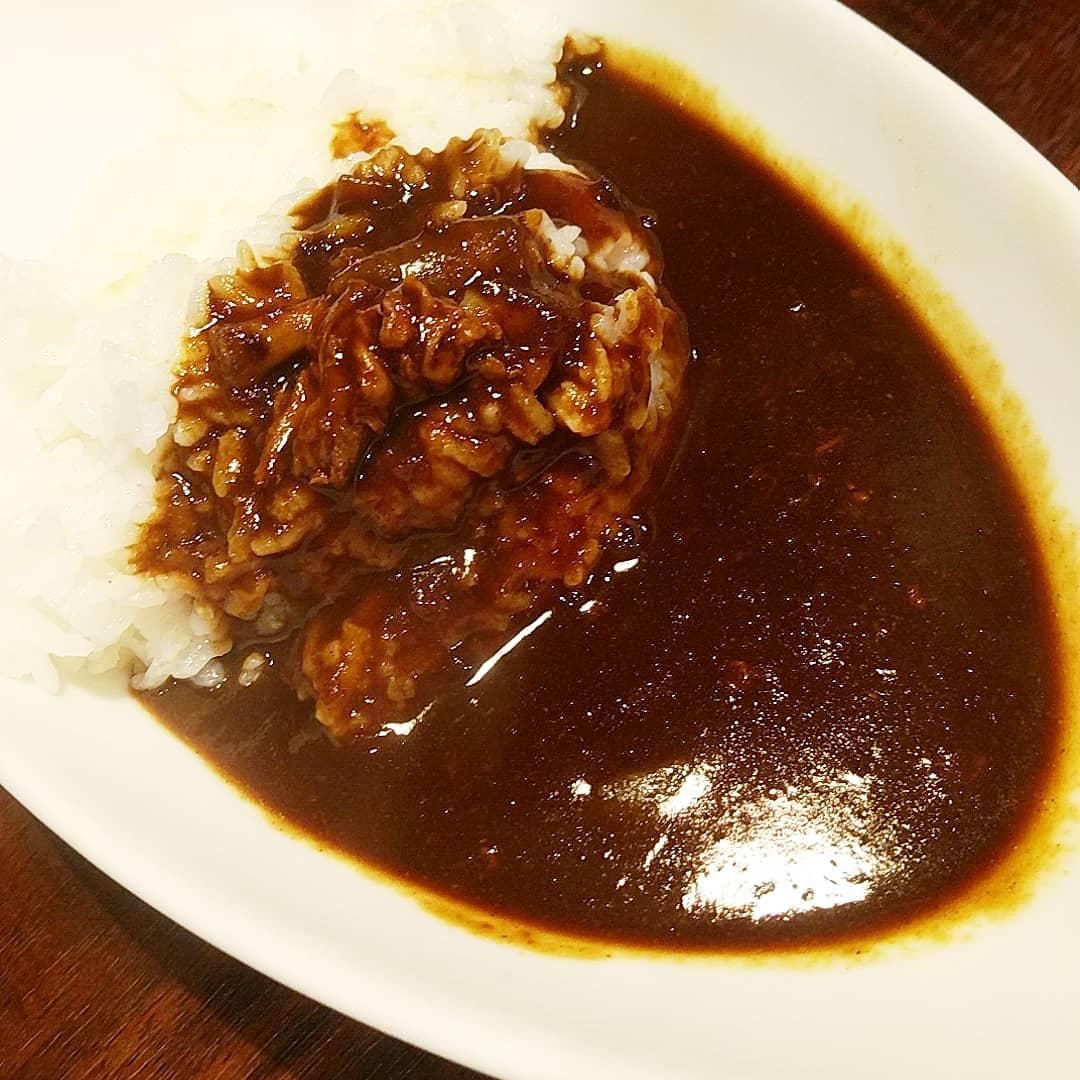 Akua758's tweet photo. カレーのテイクアウト はじめました

無くなり次第終了です。
カレー＆ライス
カレーソースだけ
どちらも対応してます🍛

器 鍋 ご持参だと増量サービスで��。

あらかじめご連絡いただけると いろいろと準備でき、短時間滞在でお渡しできるので ご協力お願いいたします

https://t.co/AspgG9mM7u https://t.co/uopjgGkYWD