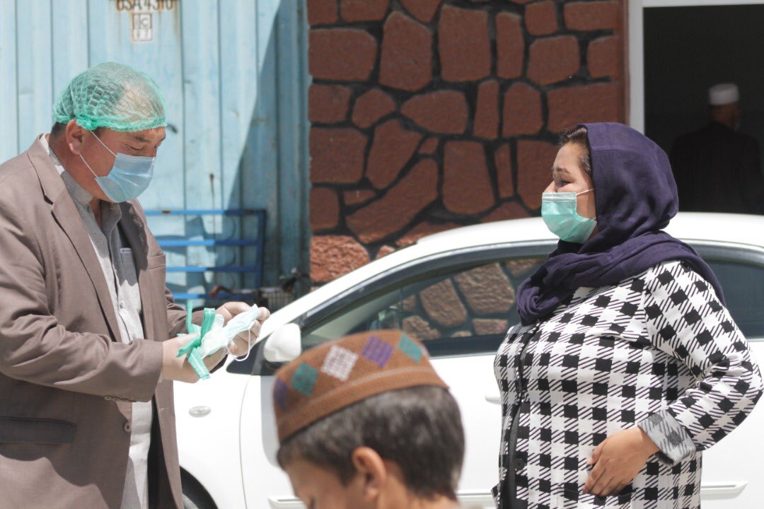 FarkhundaNaderi's tweet photo. I also sent my team like every previous years in #Alauddin_orphanage on 30/01/1399 to bring smile in the faces of children. I hope the Gov during #coronavirus hardships pay attention to such #vulnerable_groups by providing them with the basic materials for their safety as 1/2 https://t.co/AclzGj5L1r