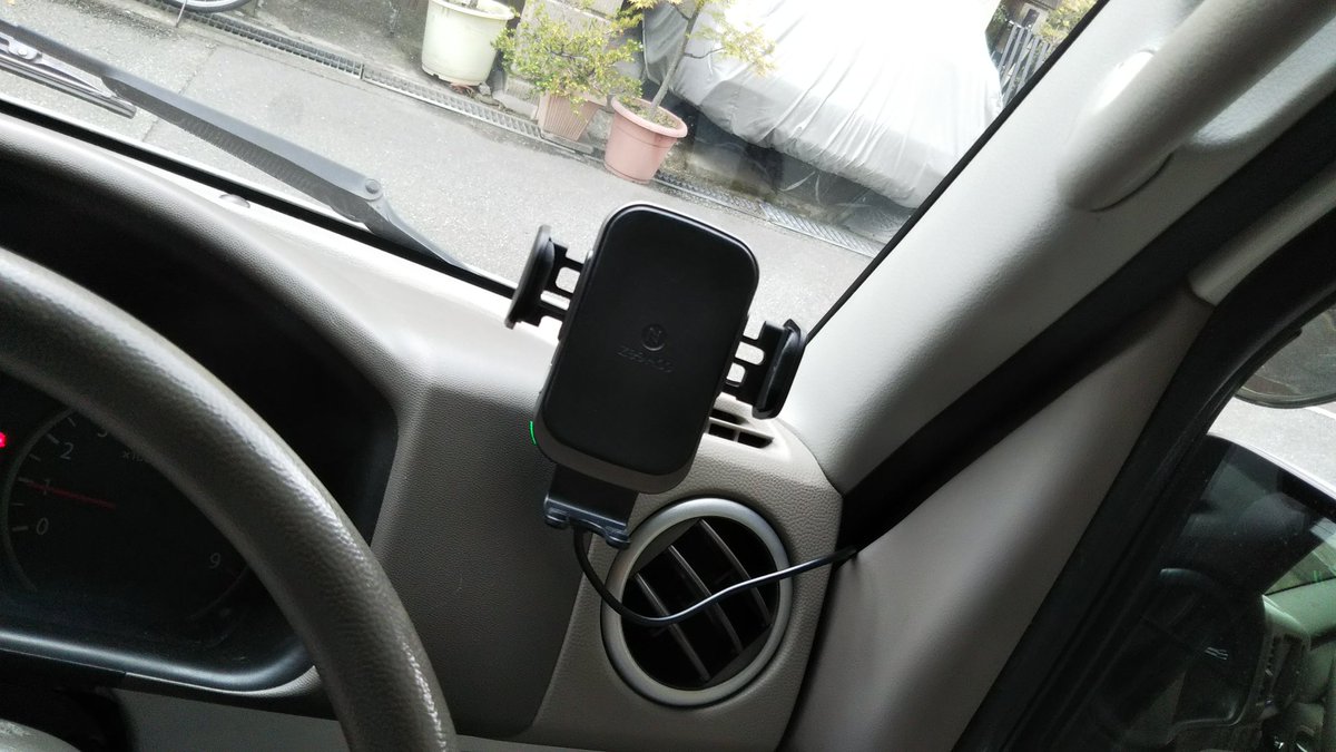 タククロ バイクの輪公式 V Twitter Iphonese迎えるに当たりwireless充電器も車に装備 オートホールドがなかなか面白い 配線隠すのはこれが限界かな D タククロ バイクの輪公式 V Twitter Iphonese迎えるに当たりwireless充電器も車に装備 オートホールドがなかなか面白い 配線隠すのはこれが限界かな D
