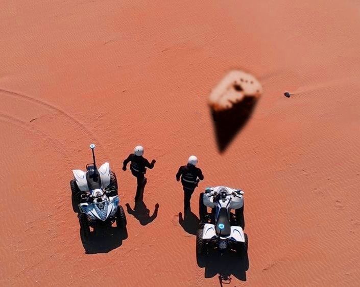 STRAORDINARIA SCOPERTA SCIENTIFICA 

LA VITA SU MARTE ESISTE 

MA NON PUÒ FARLO: MULTATA.

#Rimini #spiaggia #plexiglass #dpcm #COVID19 #lockdown #polizia