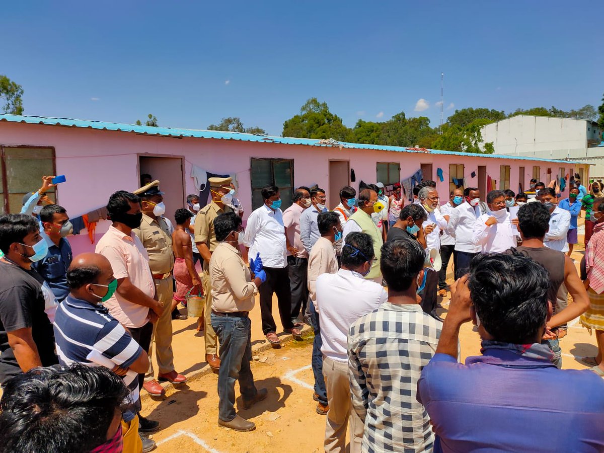 KiranL15's tweet photo. @mani1972ias @aicctukar @nimmasuresh @MSKiranPrakash @Dasoha_DIPR @DIPR_COVID19 Sir today Hon'ble Minister @nimmasuresh Hon'ble MLA @ArvindLBJP, MTB Nagraj Ex MLA, Sri Kumar Naik IAS Principal Secretary, @Randeep_Dev have visited the site &amp; interacted with workers, instructed builder &amp; contractor to clear the wages for the month of March to all workers. https://t.co/tqSEnhacxR