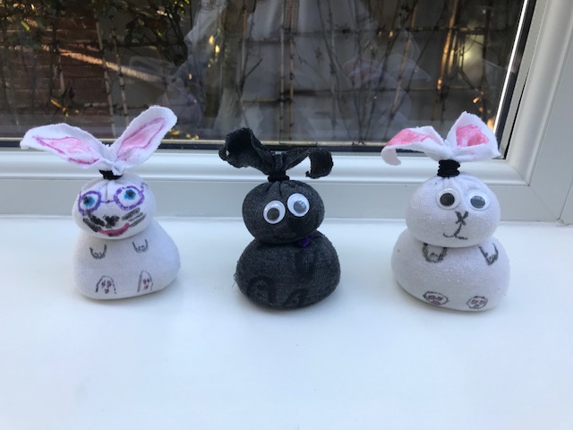Juniors_WHS's tweet image. Thanks to @WimbledonHigh Mrs Hunt for putting together some creative activities for the girls over #Easter2020. "The sock bunnies have been something Jessica and Beatrice have loved doing (and their brother Alex)." Lovely work girls, thanks for sharing! 💚 #TogetherApart