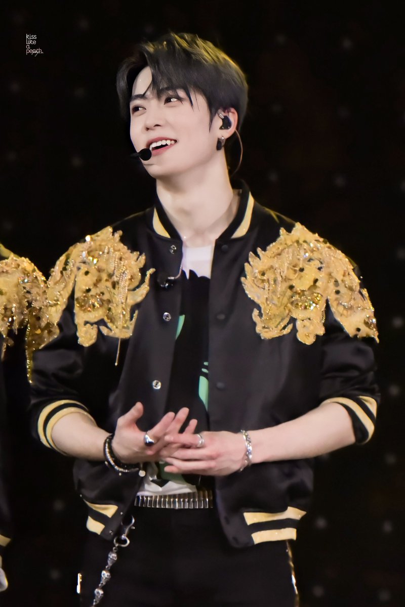 kisslikeapeach's tweet photo. 🖤💛
#JAEHYUN #재현 
#NCT #NCT127 https://t.co/ocw0yaIunM