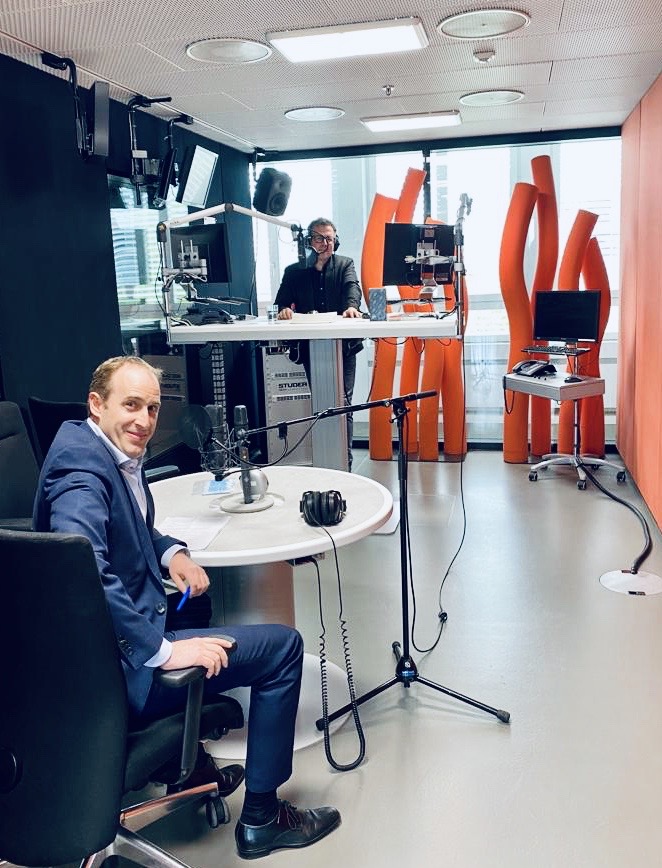 zrh_airport's tweet photo. CEO @StephanWidrig war Gast im @SRF Tagesgespräch. Mit @marclehmann_srf sprach unser Flughafendirektor über die Stille am Flughafen Zürich, staatliche Unterstützung unserer Systempartner und die zukünftige Nachfrage nach internationaler Mobilität: https://t.co/iAqj9FhvS8 https://t.co/cl9k9VwckB