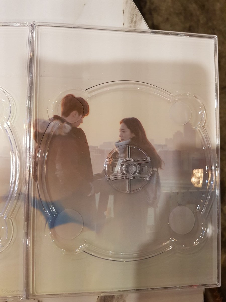 ChristianMovie9's tweet photo. [#korea #jeju #woljeongriincafe #exhibitioncafe ]
#parkshinhae 
 2013 #kdrama
#pinnochio
#dvd 
#월정리인카페 2층 #박신혜 난 전시

#이종석 #leejongsuk https://t.co/5pdruauLaB