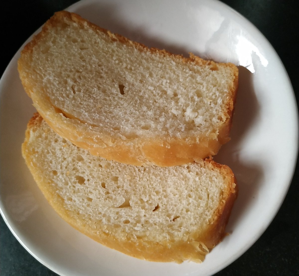 ritz97_'s tweet photo. Make your own bread 🍞.. 
Sprouted whole grain.. Sourdough.. Whole wheat... Oat bread.. Flax bread.... Rye bread.. Gluten free bread... Which one's your favorite??? https://t.co/UtuSUc4F4M