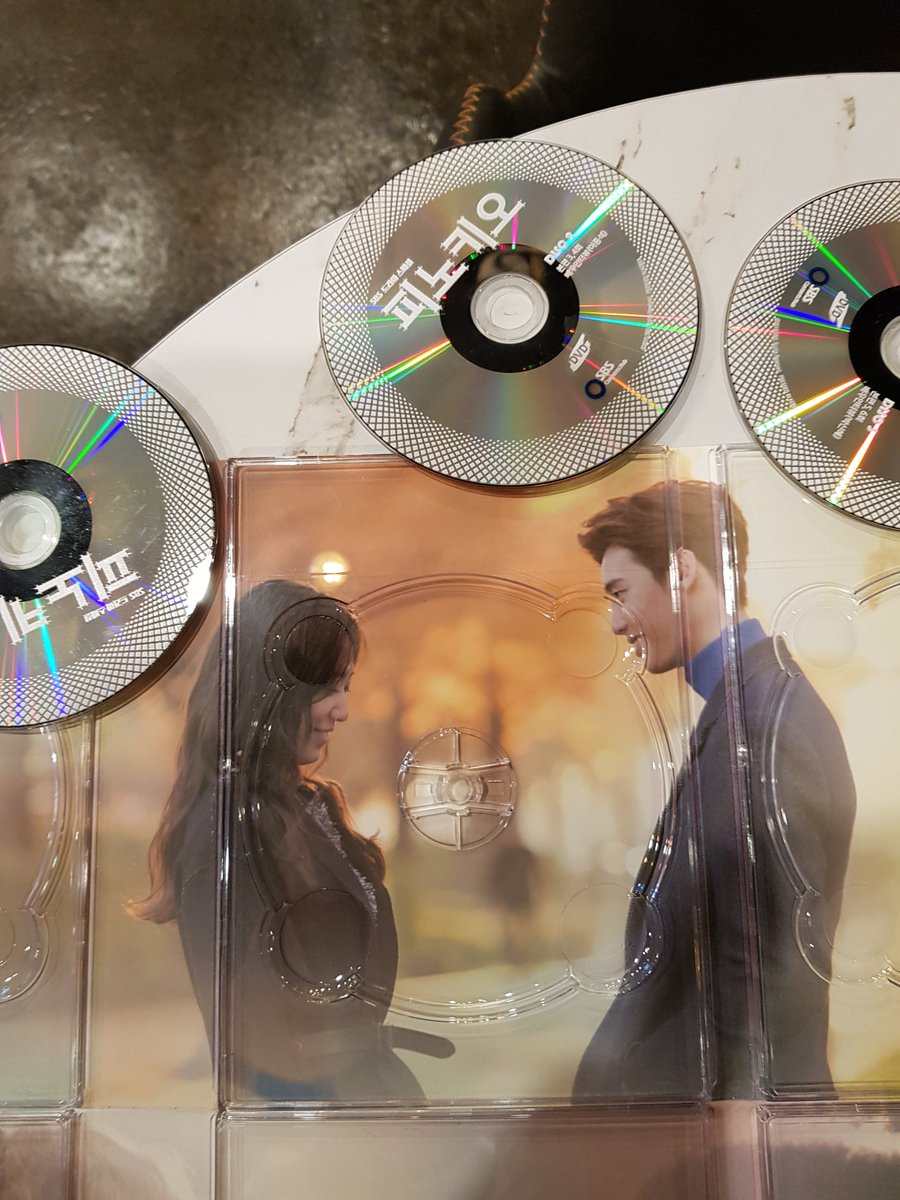 ChristianMovie9's tweet photo. [#korea #jeju #woljeongriincafe #exhibitioncafe ]
#parkshinhae 
 2013 #kdrama
#pinnochio
#dvd 
#월정리인카페 2층 #박신혜 난 전시

#이종석 #leejongsuk https://t.co/5pdruauLaB