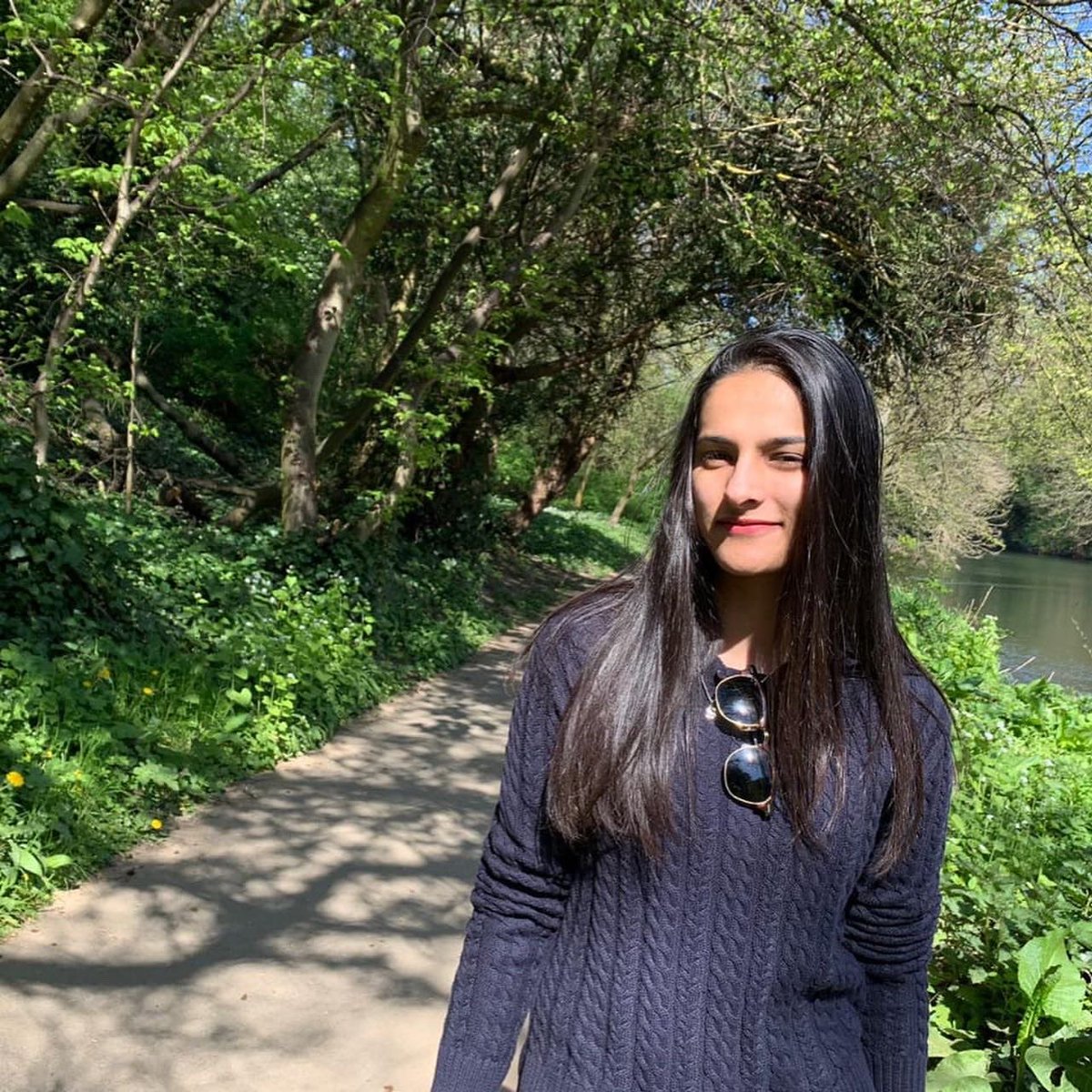 sumbulsiddiqui2's tweet photo. I was made for sunny days โ๏ธโ๏ธโ๏ธ #selfie #mondaymotivation #bluecardigan #earlymorningwalk #canalwalks https://t.co/qiBZ3fPkC3