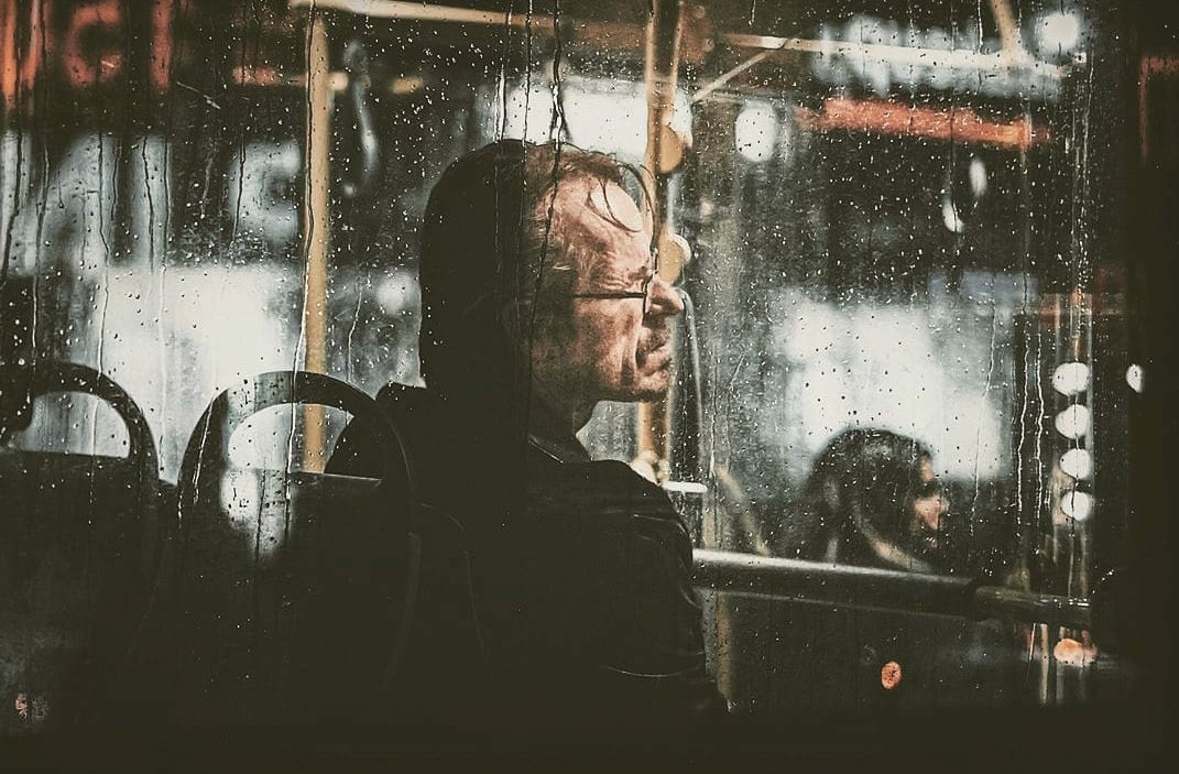 Kahlo çok güzel özetlemiş; "Yüz kere yere düşmüş olayım, başkalarına çelme takan biri olmayacağım. Ben kazanan değil, insan olmak istiyorum."