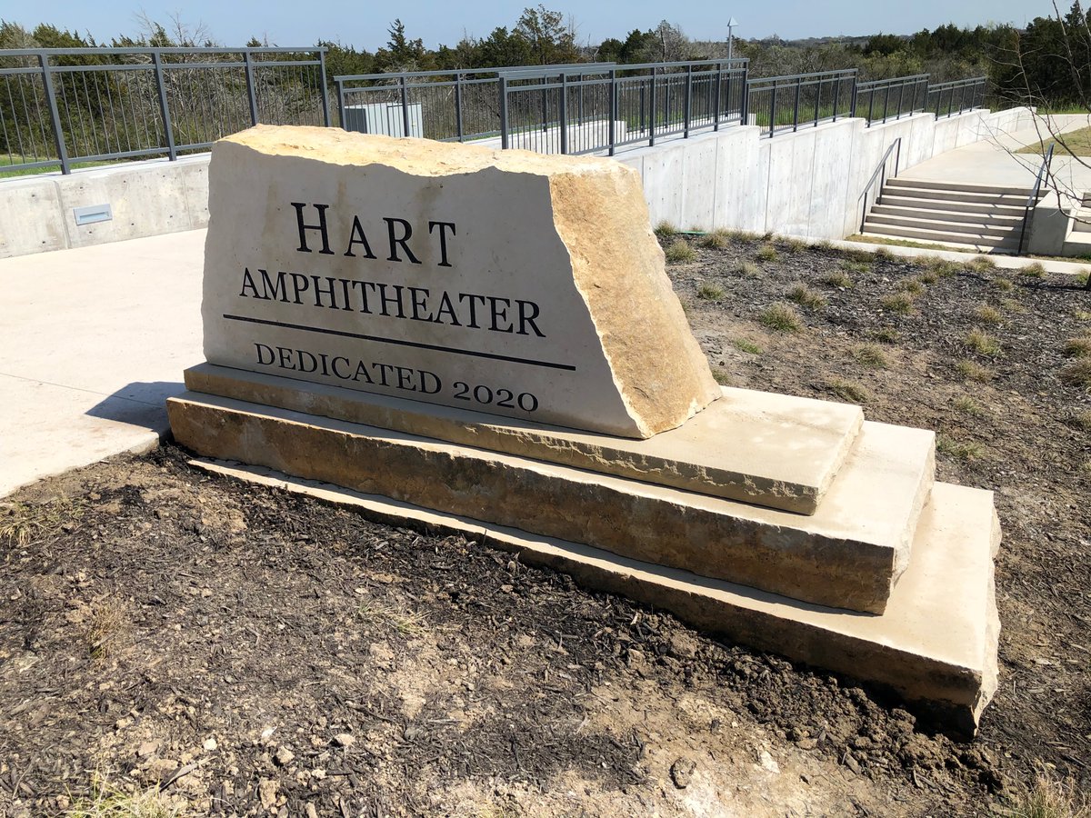 ApacheStone's tweet image. A recently completed project by one of our top customers - looks amazing! #limestone #ApacheStoneQuarry #NaturalStone