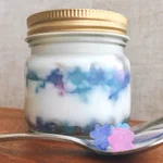 こんぺいとうとヨーグルトで作る!オーロラみたいなおやつが不思議でかわいい。