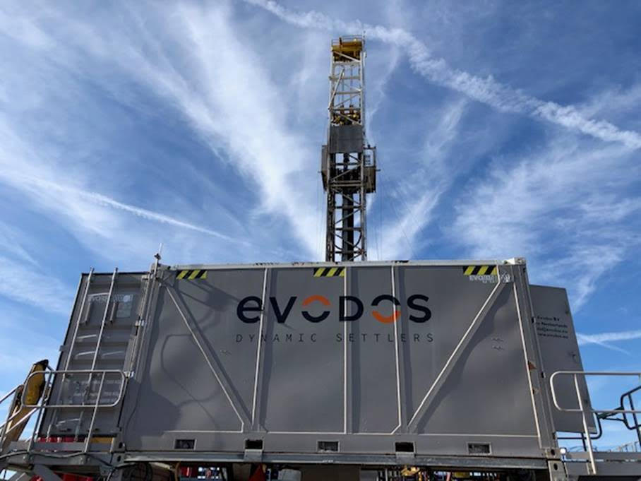 Evodos C50 dynamic settler recently on a US drilling site. 

Looking to know more about our innovative way of mechanically removing ultra-fines? Please visit our website or give us a call!  #evodos #separatie #innovation #centrifuges