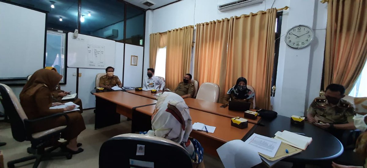 cik_mashuri's tweet photo. Rakor sinkronisasi data calon penerima BLT, di Prov. Lampung bersama KPW, @PMD_Lampung, disnaker, dinsos, dinas koperasi umkm, diskoperindag, @pemprov_lampung @KemenDesa @halimiskandarnu @anwsanusi @fachrilabalado @malik_haramain https://t.co/k3rXUQWXW6