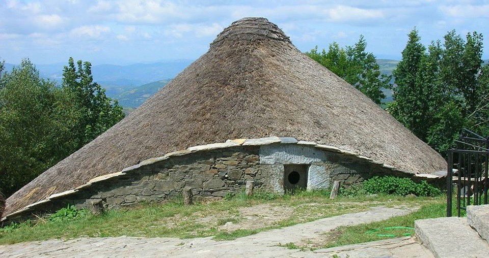 A PALLOZA NO CUMIO DO CAMIÑO
José Antonio Femández de Rota y Monter 
O Camiño francés. I Aulas no Camiño (1996. Ferrol). <a href="/UDC_gal/">Universidade da Coruña</a>, páxinas 15-31

Consulta: ruc.udc.es/dspace/bitstre… <a href="/MuseodoPobo/">Museo do Pobo Galego</a> <a href="/etsac_udc/">ETSAC</a> <a href="/BibETSA/">BETSA</a> <a href="/arquitectosCOAG/">Colexio de Arquitectos de Galicia</a> <a href="/camino_xacobeo/">Camino Xacobeo</a>