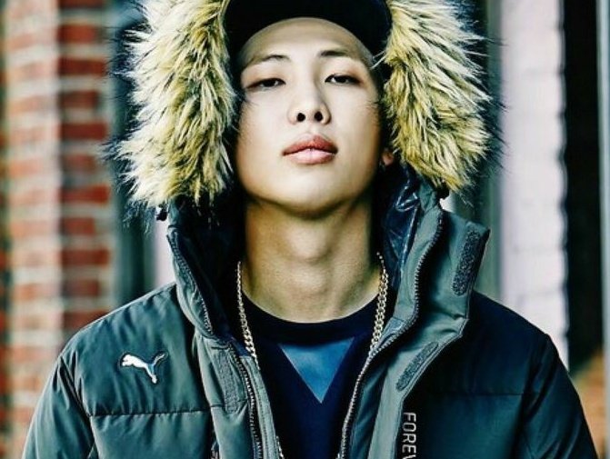 A thread to appreciate Namjoon& #39;s Adam& #39;s Apple