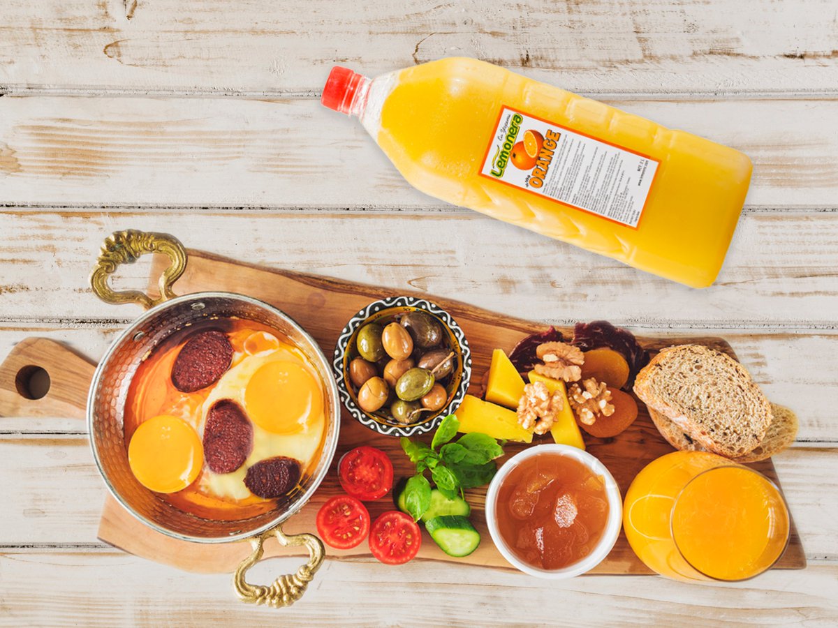 LemoneraOnline's tweet photo. Ne yapıyoruz?
C-vitamini ve antioksidan deposu portakal suyunun yanında harika bir kahvaltıyla haftaya başlıyoruz ve vücudumuzu tehdit eden dış etkenlere karşı bağışıklık sistemimizi güçlendirerek maksimum koruma sağlıyoruz...
#lemonera #haftayabaşlarken #pazartesi #hayatevesığar https://t.co/u8eS2cmZkq