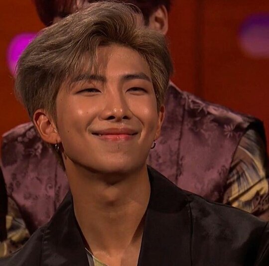 A thread to appreciate Namjoon& #39;s Adam& #39;s Apple